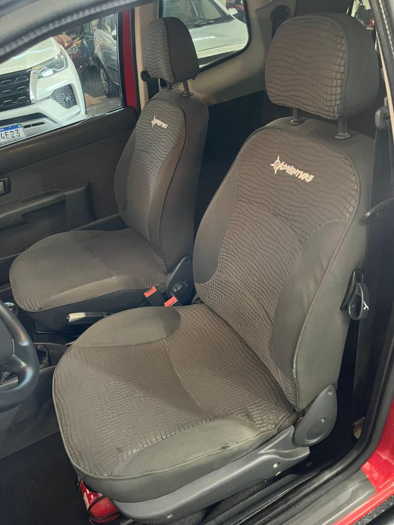 Fiat - Strada Adventure1.8/ 1.8 LOCKER Flex CD