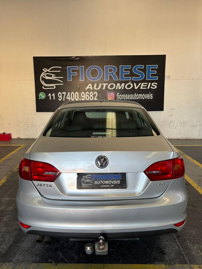 VW - VolksWagen - JETTA Comfortline 2.0 T.Flex 8V 4p Tipt.