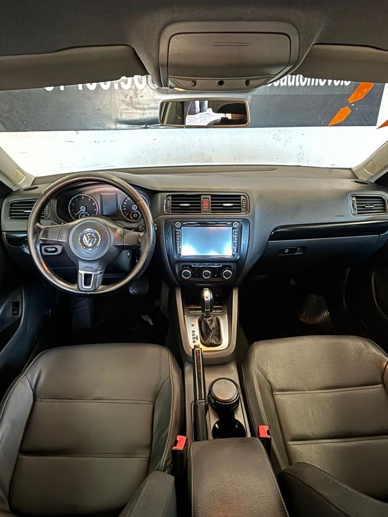 VW - VolksWagen - JETTA Comfortline 2.0 T.Flex 8V 4p Tipt.