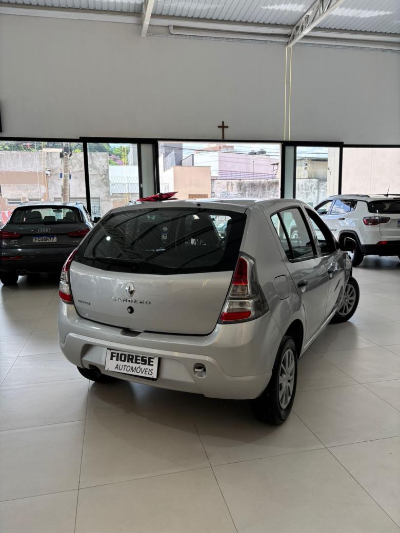 Renault - SANDERO Authentique Hi-Flex 1.0 16V 5p