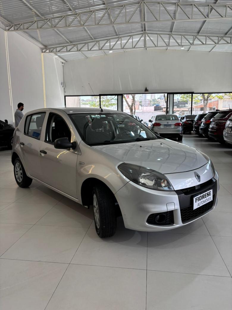 Renault - SANDERO Authentique Hi-Flex 1.0 16V 5p
