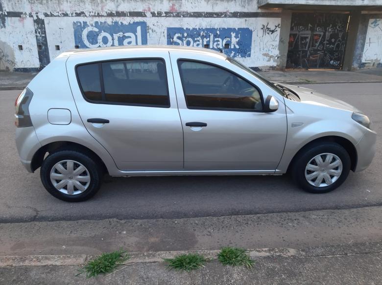 Renault - SANDERO Expression Hi-Flex 1.0 16V 5p  Gasolina
