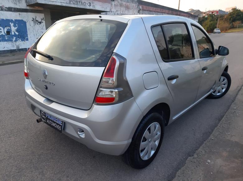 Renault - SANDERO Expression Hi-Flex 1.0 16V 5p  Gasolina