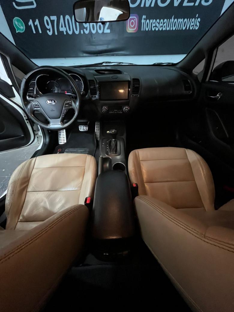 Kia Motors - Cerato 1.6 16V  Flex  Aut.