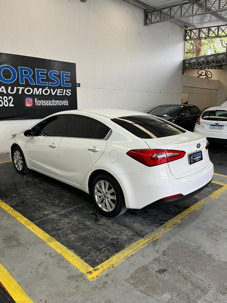 Kia Motors - Cerato 1.6 16V  Flex  Aut.