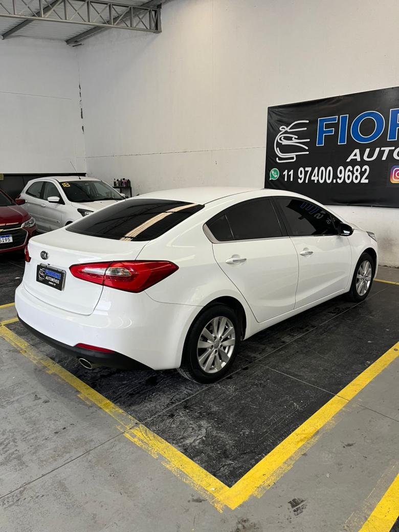 Kia Motors - Cerato 1.6 16V  Flex  Aut.