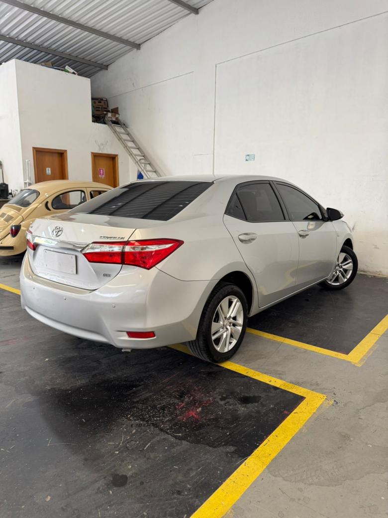 Toyota - Corolla GLi 1.8 Flex 16V  Aut.