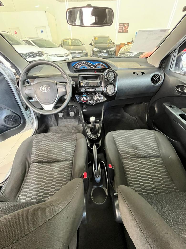 Toyota - ETIOS X 1.3 Flex 16V 5p Mec.
