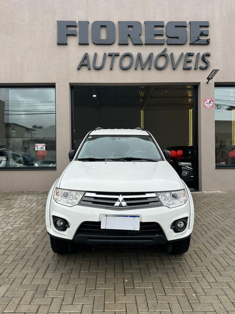 Mitsubishi - Pajero HPE 3.5 4x4 Flex 5p Aut.