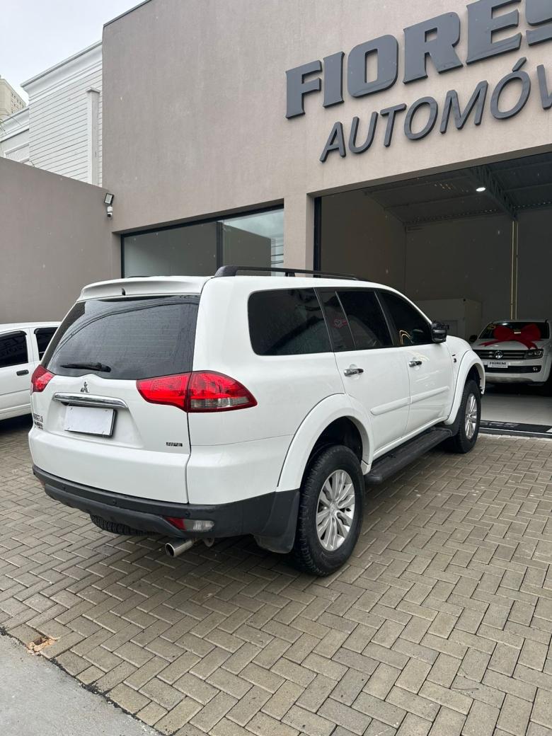 Mitsubishi - Pajero HPE 3.5 4x4 Flex 5p Aut.