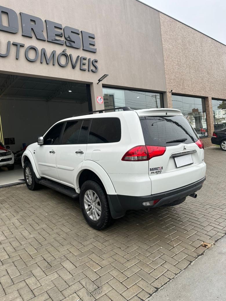 Mitsubishi - Pajero HPE 3.5 4x4 Flex 5p Aut.