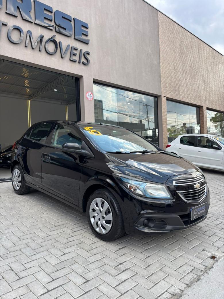 GM - Chevrolet - ONIX HATCH LT 1.4 8V FlexPower 5p Mec.