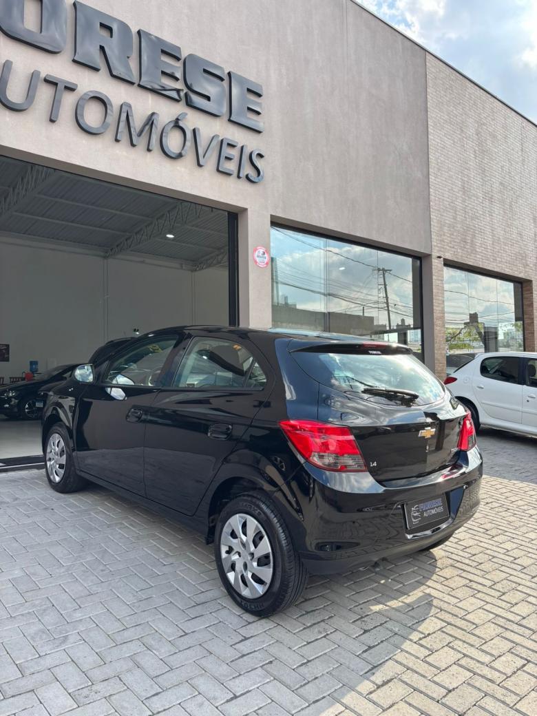 GM - Chevrolet - ONIX HATCH LT 1.4 8V FlexPower 5p Mec.