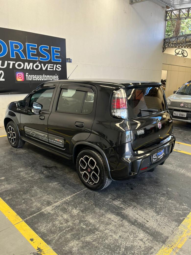 Fiat - UNO SPORTING Dualogic 1.4 EVO Flex 8V 4p