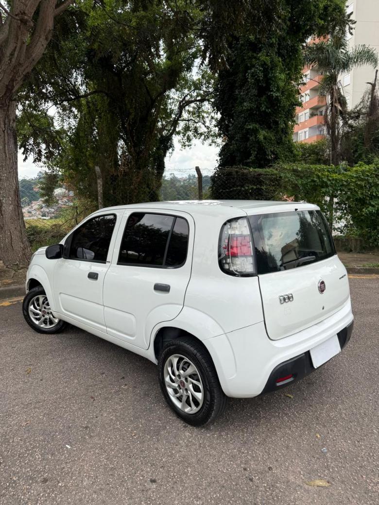 Fiat - UNO ATTRACTIVE 1.0 Flex 6V 5p