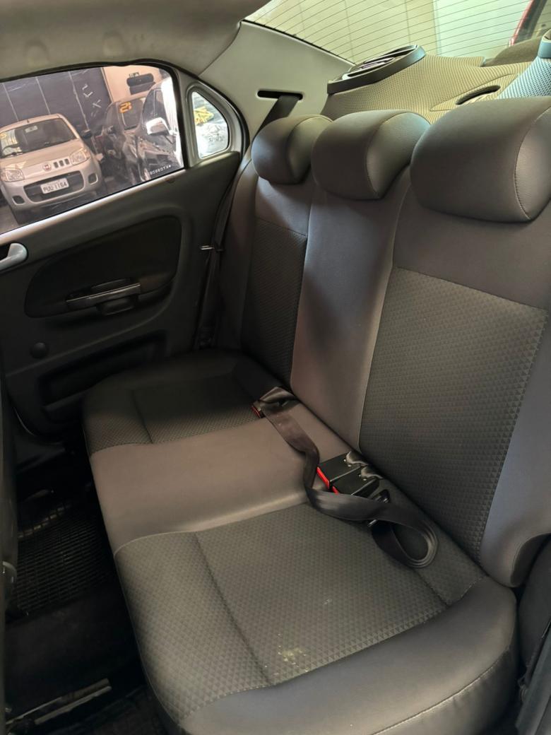 VW - VolksWagen - VOYAGE 1.6 MSI Flex 8V 4p  Gasolina