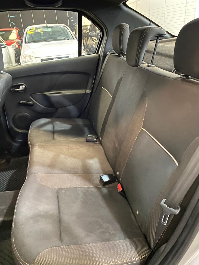 Renault - LOGAN Zen Flex 1.6 16V 4p Mec.  Gasolina