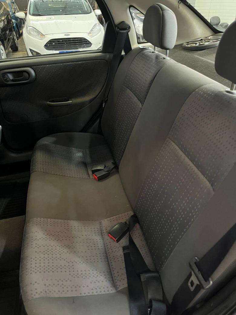 GM - Chevrolet - Corsa Sed 1.4