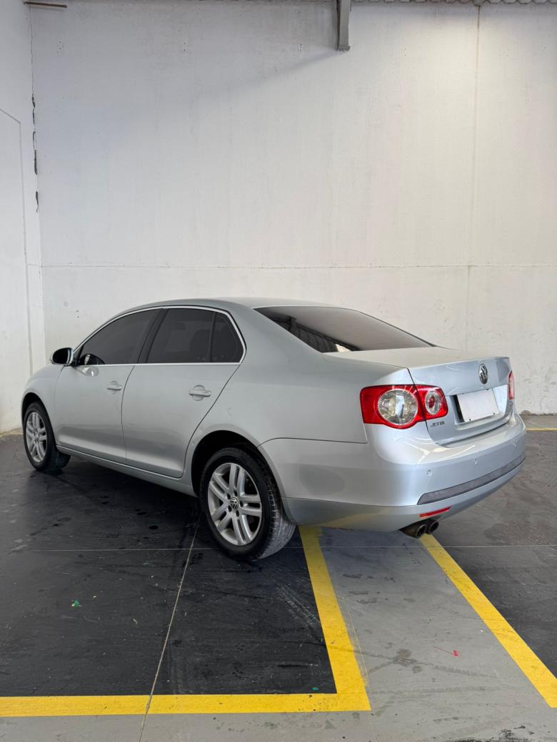 VW - VOLKSWAGEN - Jetta 2.5