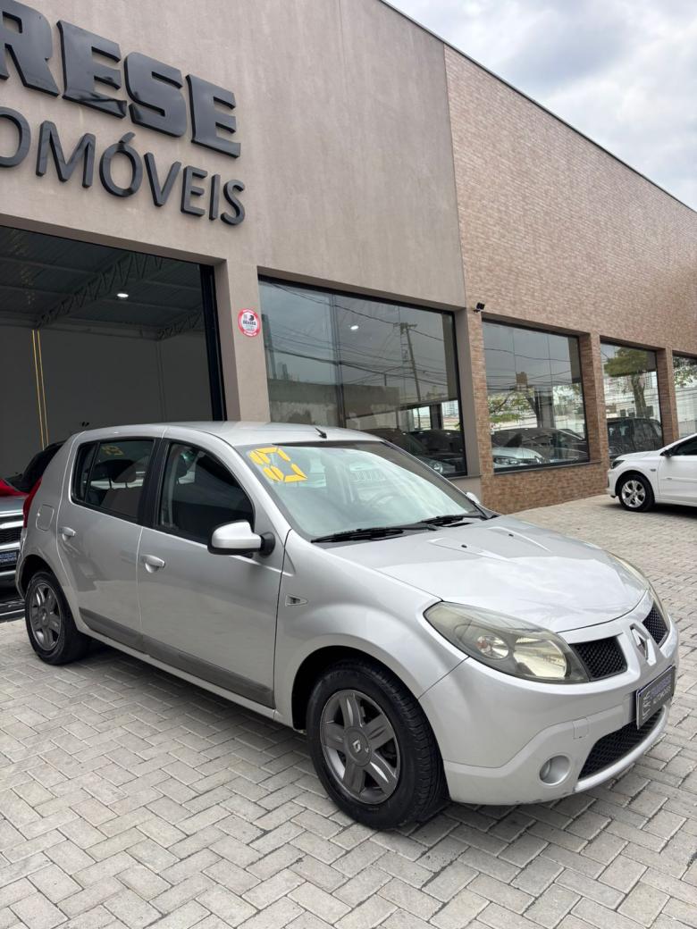 Renault - Sandero Expression 1.6