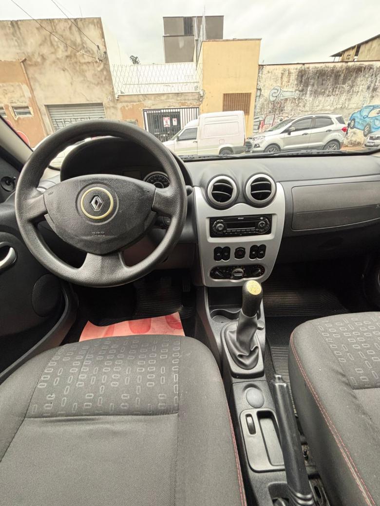 Renault - Sandero Expression 1.6