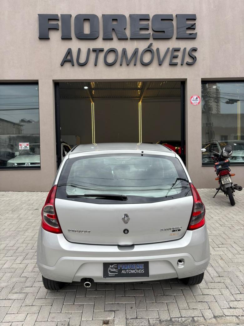 Renault - Sandero Expression 1.6