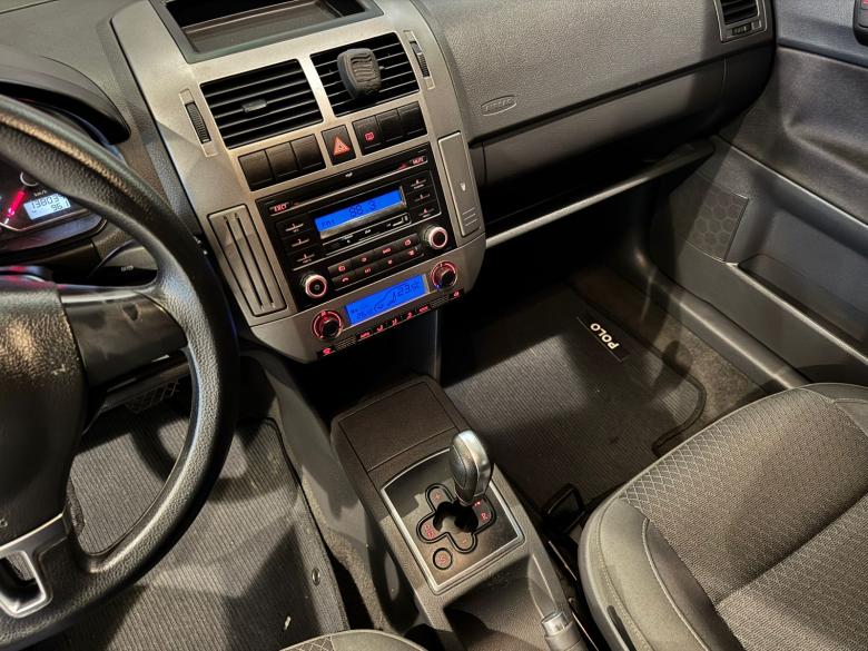 VW - VolksWagen - Polo Sed.COMFORT. I MOTION 1.6 T.Flex 4p