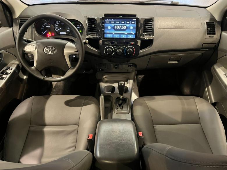 Toyota - Hilux CD SR 4x2 2.7 16V/2.7 Flex Aut.  Gasolina