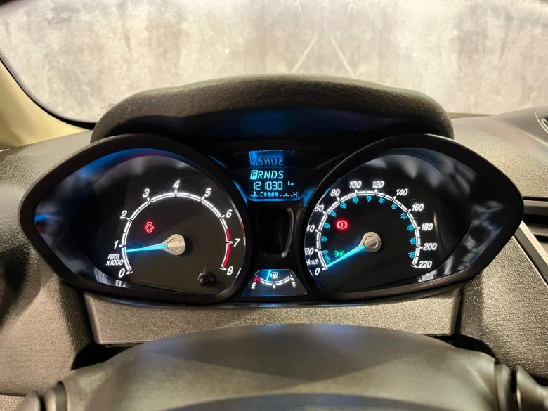 Ford - Fiesta Sedan 1.6 16V Flex Aut.  Gasolina