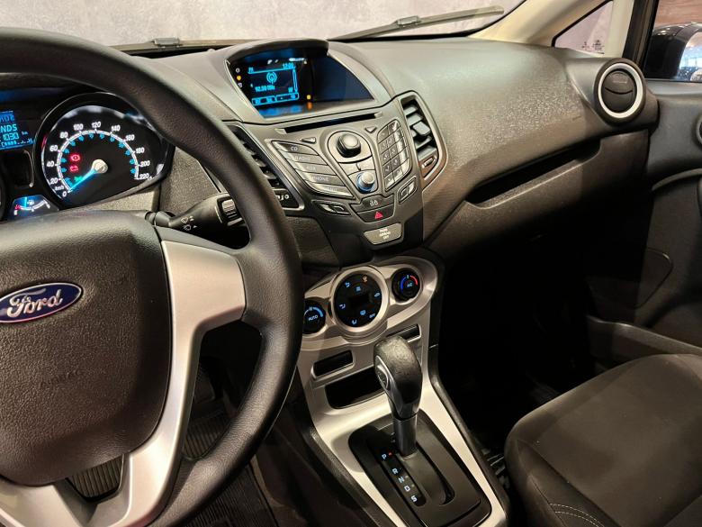 Ford - Fiesta Sedan 1.6 16V Flex Aut.  Gasolina