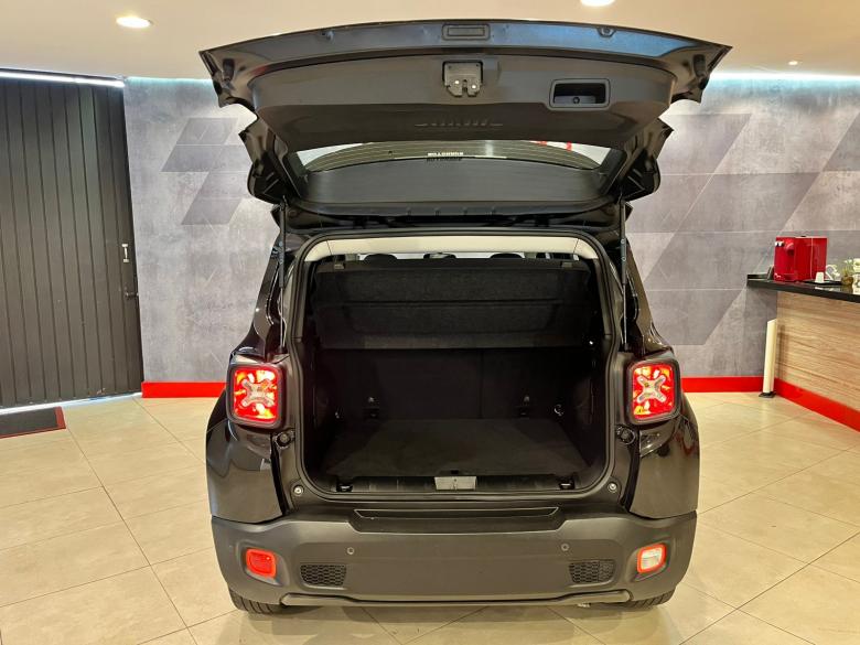 Jeep - Renegade Longitude 1.8 4x2 Flex 16V Aut.  Gasolina