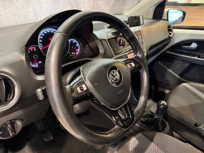 VW - VolksWagen - up! move 1.0 Total Flex 12V 5p