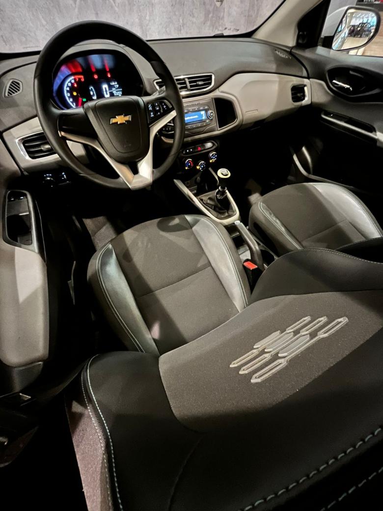 GM - Chevrolet - ONIX HATCH LT 1.0 8V FlexPower 5p Mec.  Gasolina