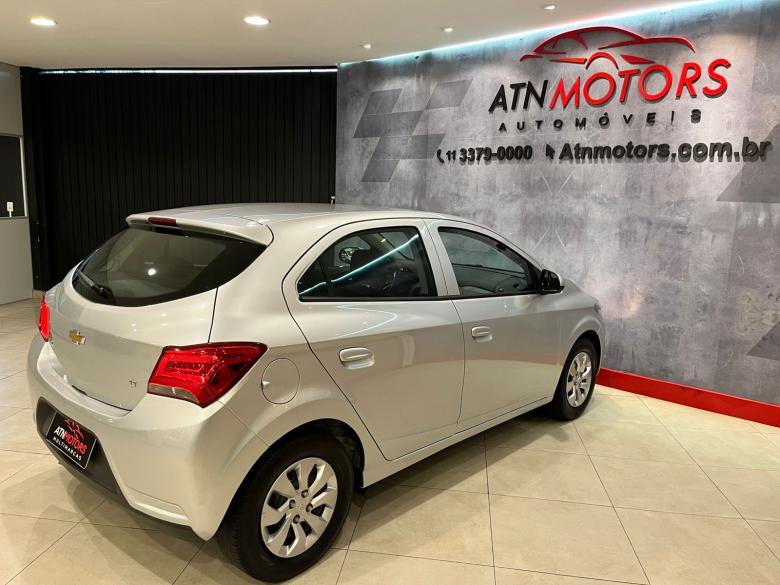 GM - Chevrolet - ONIX HATCH LT 1.0 8V FlexPower 5p Mec.  Gasolina