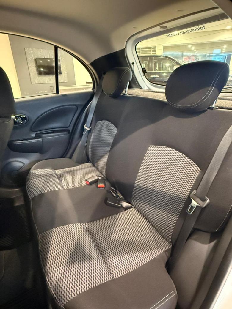 Nissan - MARCH SL 1.6 SV