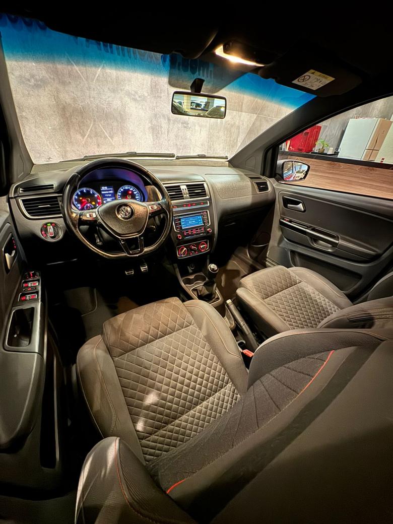 VW - VolksWagen - CROSSFOX 1.6 