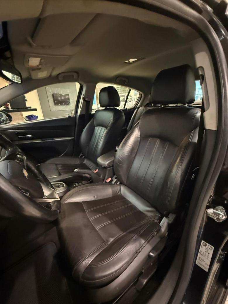 GM - Chevrolet - CRUZE LT HB 