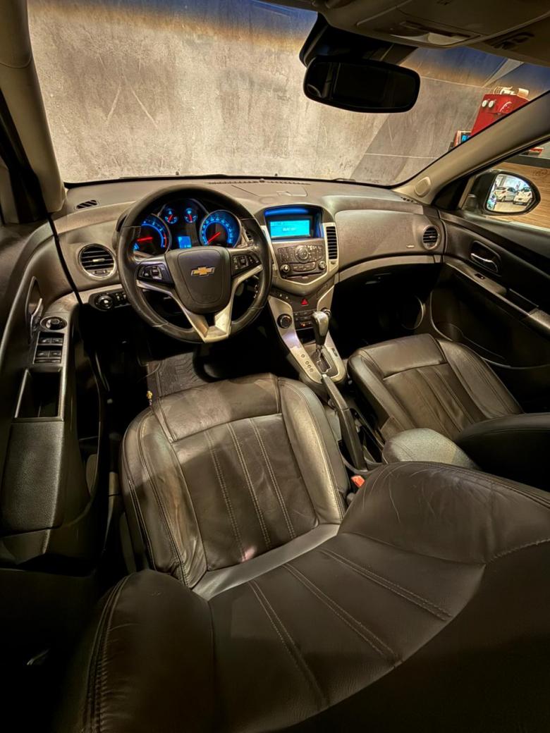 GM - Chevrolet - CRUZE LT HB 