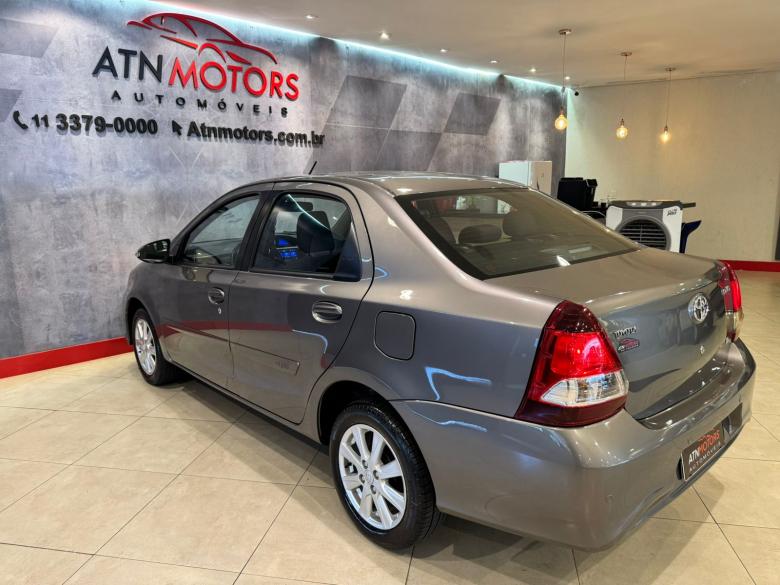 Toyota - ETIOS X SEDAN 