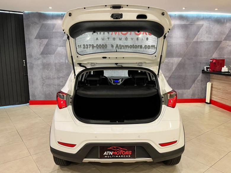 Hyundai - HB20 X 