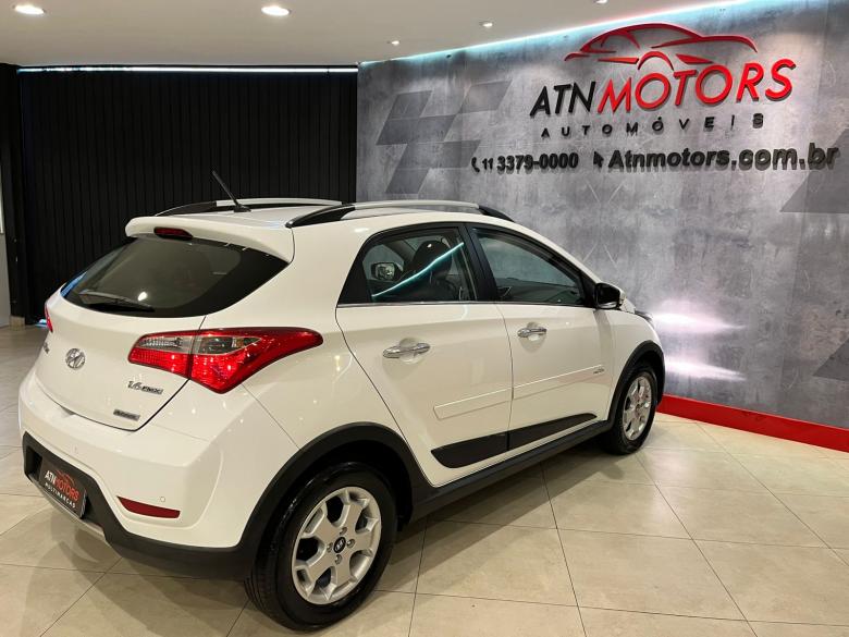 Hyundai - HB20 X 