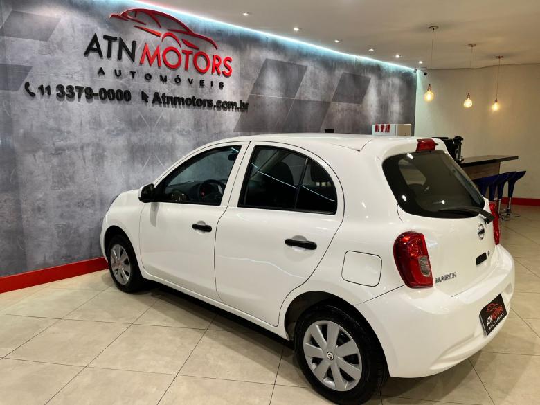 Nissan - MARCH 1.0 MT 