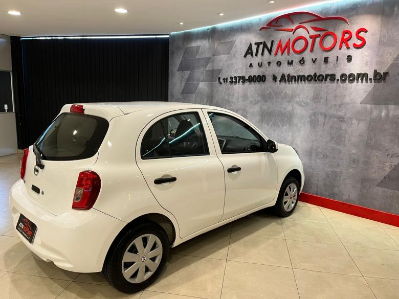 Nissan - MARCH 1.0 MT 