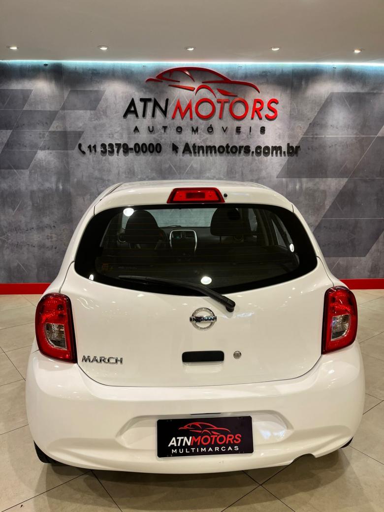 Nissan - MARCH 1.0 MT 