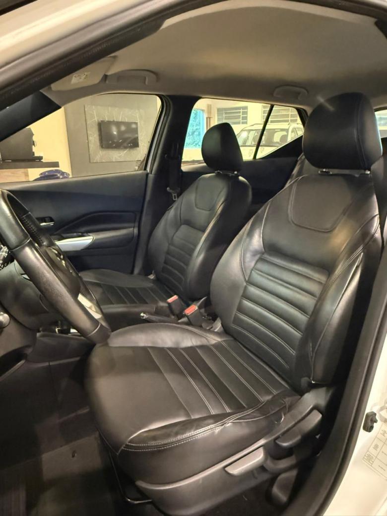 Nissan - NISSAN KICKS SV CVT 