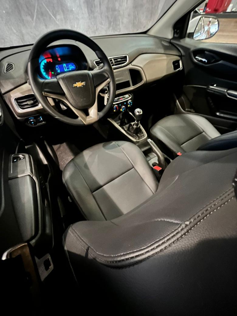 GM - Chevrolet - PRISMA LT 