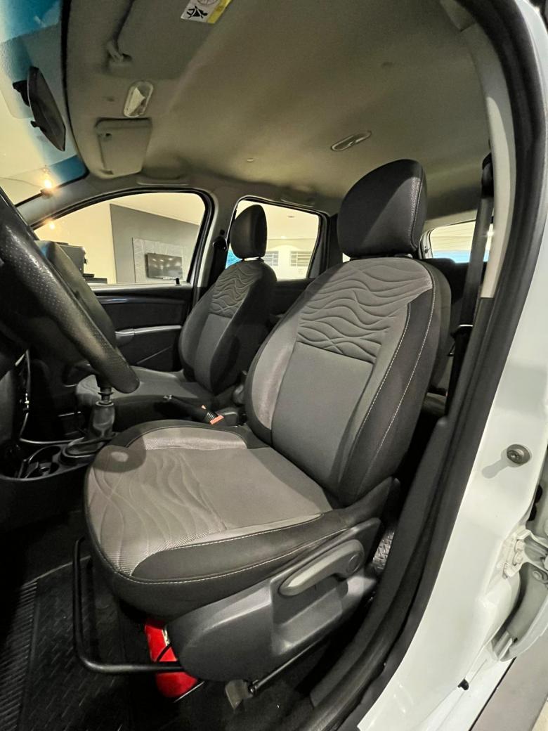 Renault - DUSTER TECHROADE 2.0 16V Aut.  Gasolina
