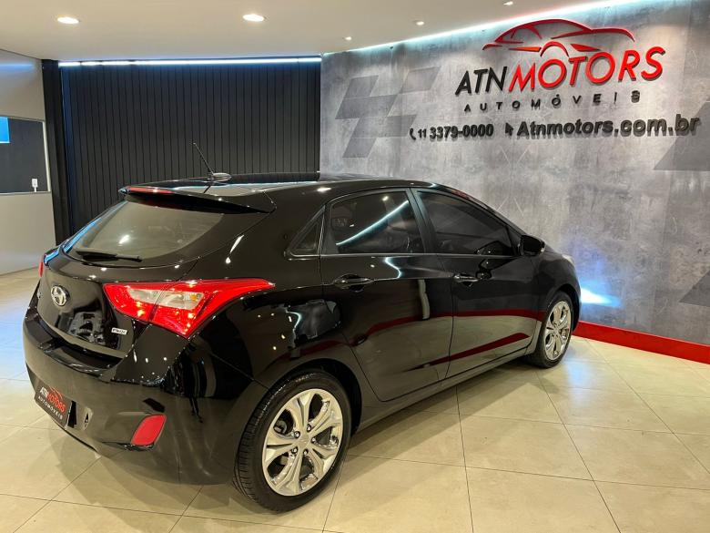 Hyundai - i30 1.6 automatico