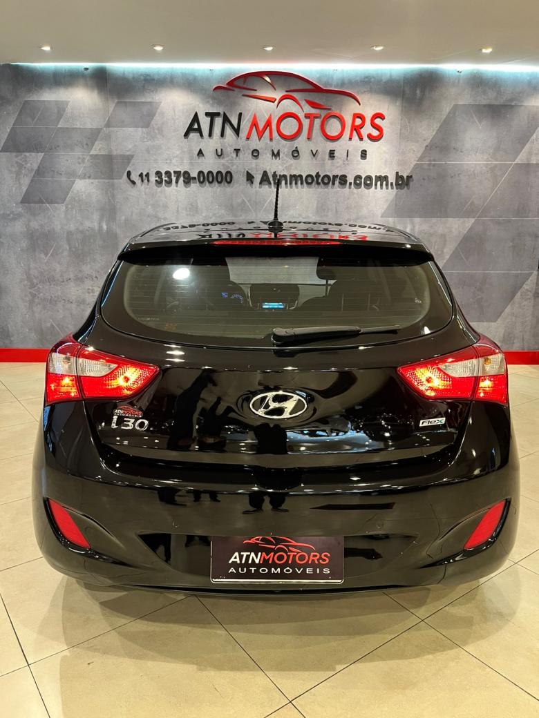 Hyundai - i30 1.6 automatico