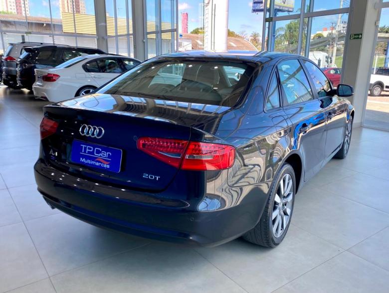 Audi - A4 2.0 AMBIENTE